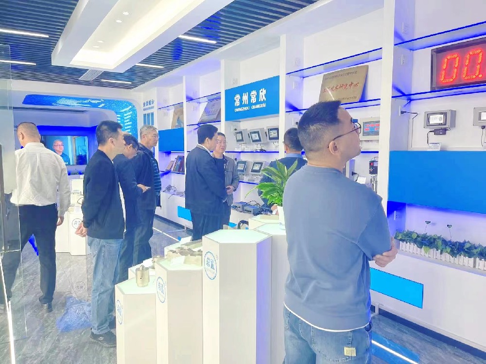 熱烈祝賀中國重型機械工業(yè)協會橋式起重機專業(yè)委員會九屆八次理 事會暨十屆一次會員大會在江蘇省常州市召開順利召開并圓滿結束！